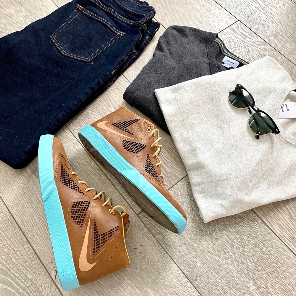 OLD NAVY grey v neck sweater